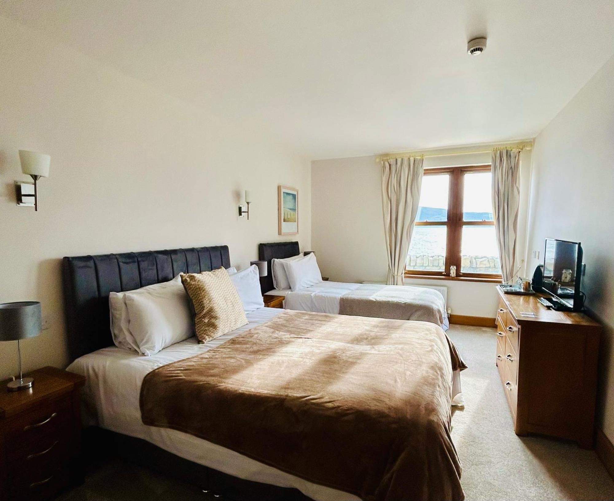 The Waters Edge Hotel Rathmullan Eksteriør billede